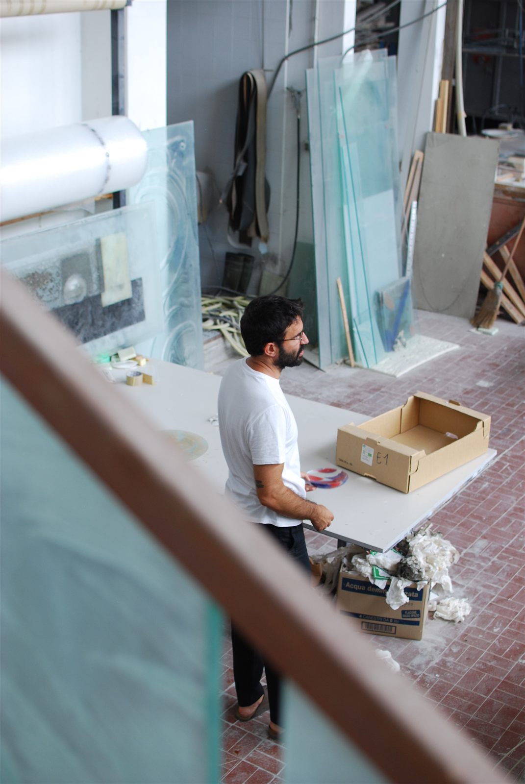 Jaco nell'atelier di ceramica